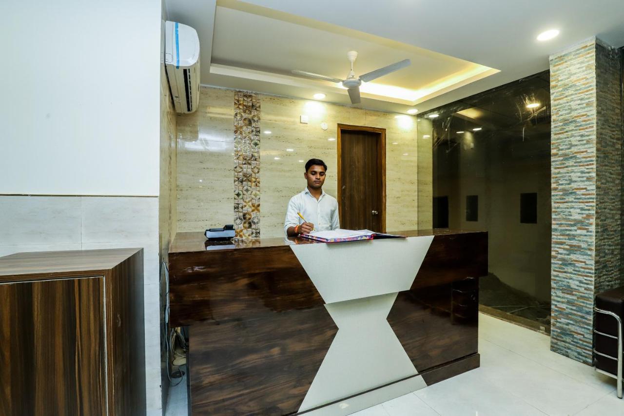 Hotel Moreton Igi Airport Нью-Дели Экстерьер фото