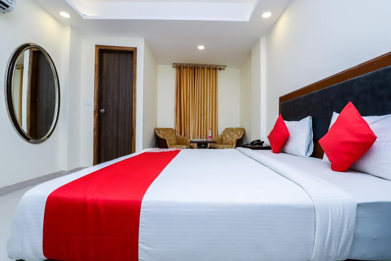 Hotel Moreton Igi Airport Нью-Дели Экстерьер фото