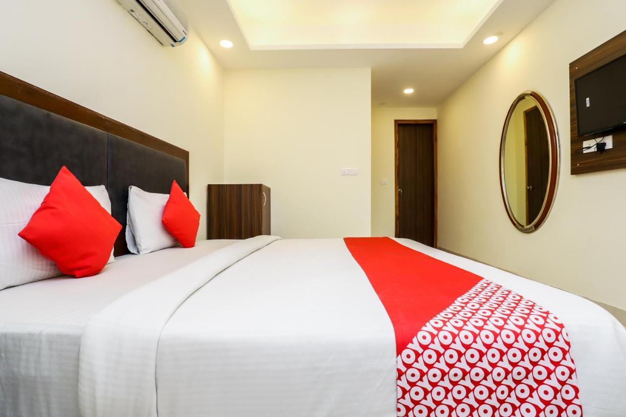 Hotel Moreton Igi Airport Нью-Дели Экстерьер фото