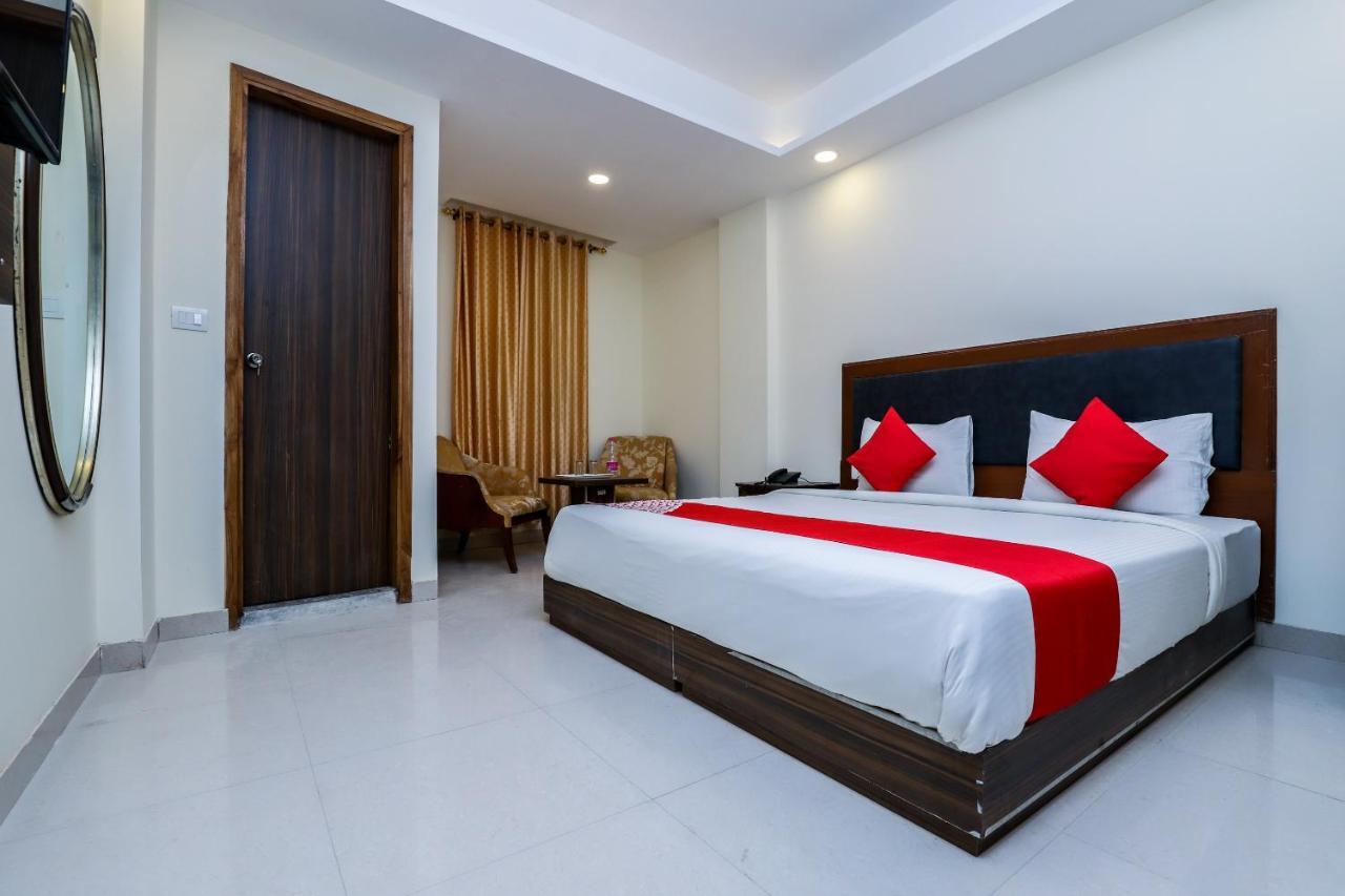 Hotel Moreton Igi Airport Нью-Дели Экстерьер фото