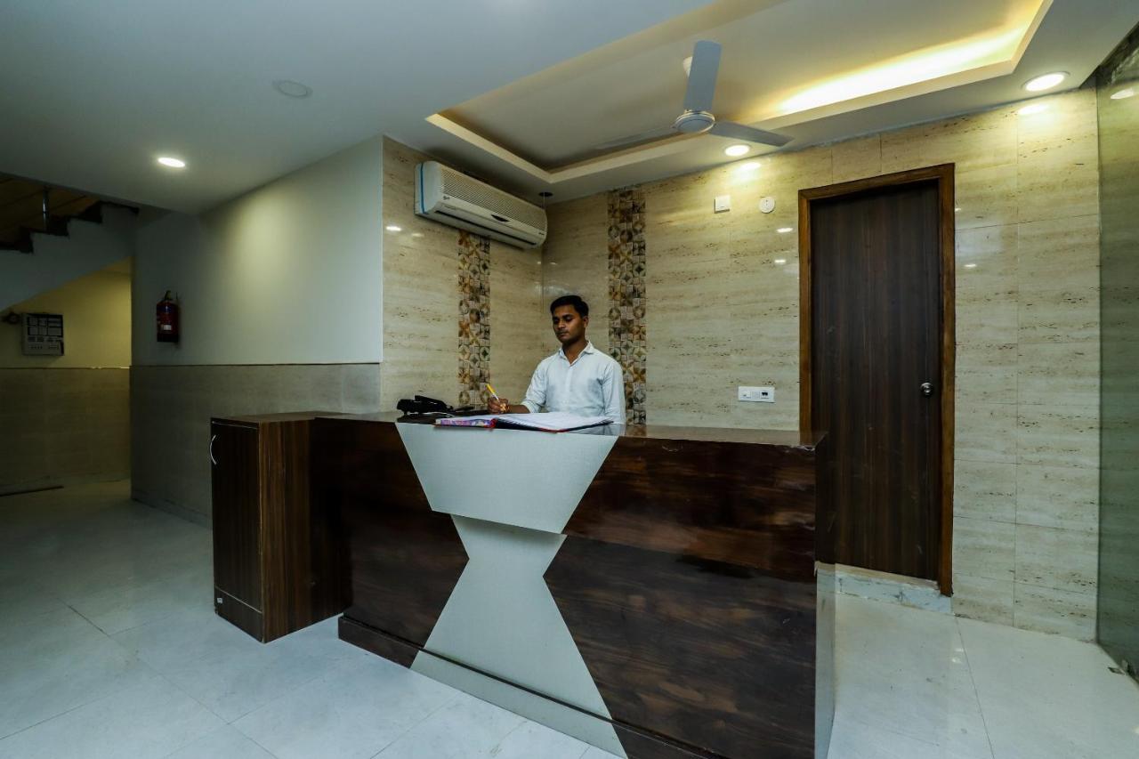 Hotel Moreton Igi Airport Нью-Дели Экстерьер фото